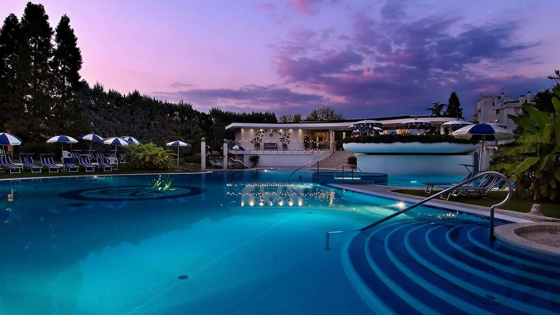 Hotel Mioni Pezzato Abano Terme 4*,